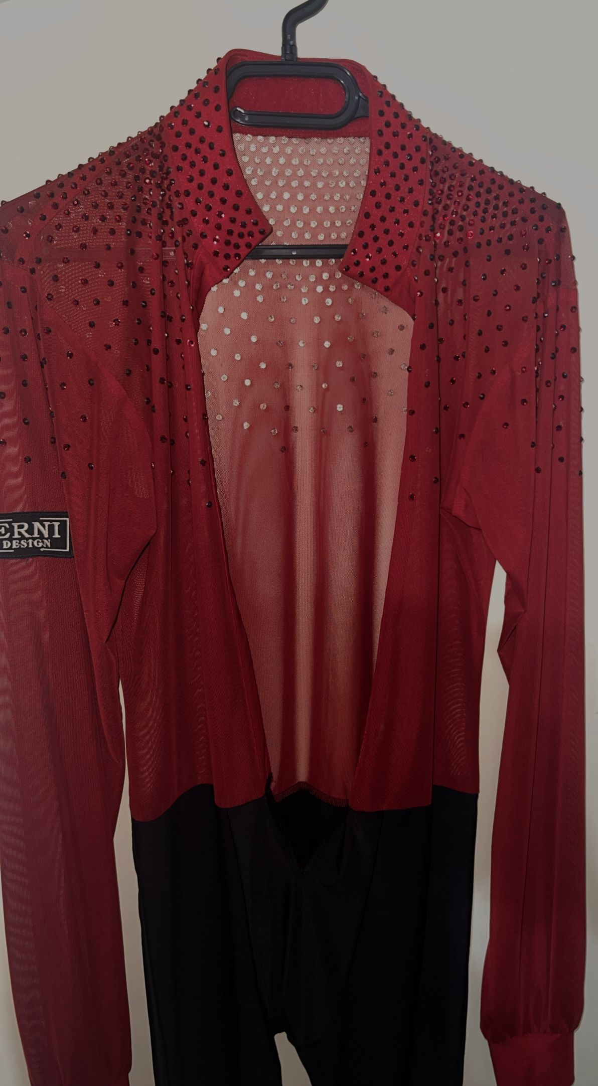 Bordeaux shirt with stones